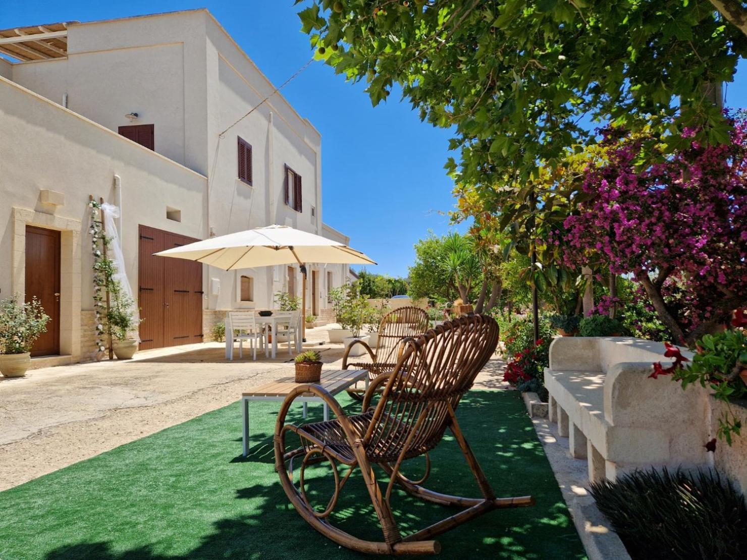 Вилла Residenza "I Tre Carrubi " Фазано Экстерьер фото